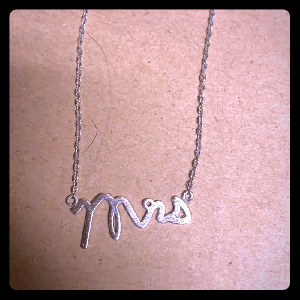 Mrs Necklace